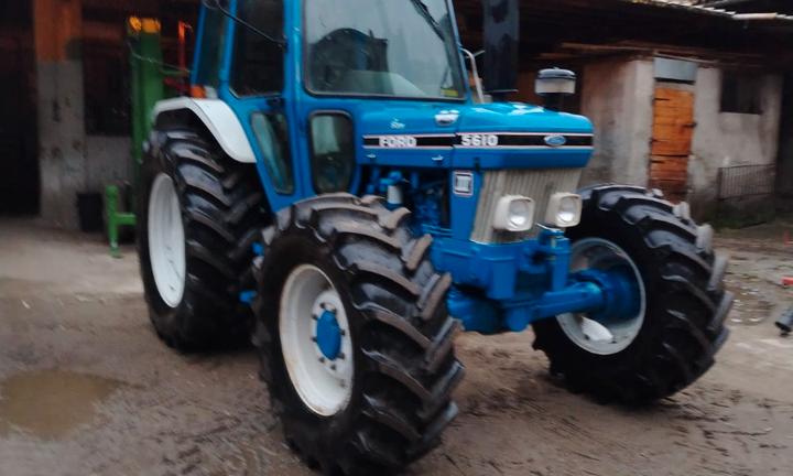 Trattore Ford 5610