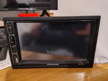 Autoradio 2 Din con connettività Bluetooth.