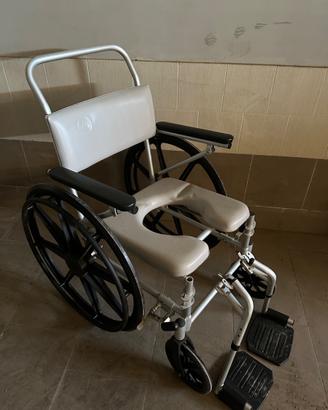 Sedia a rotelle impermeabile per wc