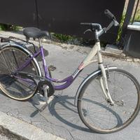 Bici donna, cerchio 26, funzionante. BRUTTA