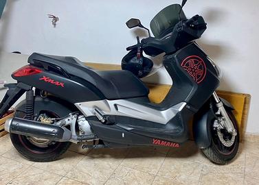 Yamaha Xmax Black Max 250