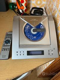 Riproduttore CD e sintonizzatore Radio SHARP