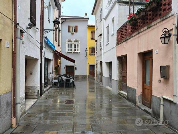 Muggia palazzetto Calle Oberdan