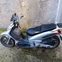 Piaggio Beverly 200 