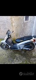 Piaggio Beverly 200 