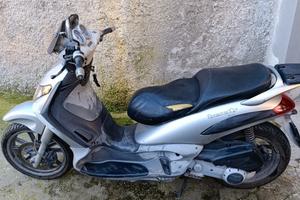 Piaggio Beverly 200 