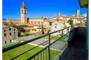 Stanza letto a una piazza e mezzo in centro arezzo