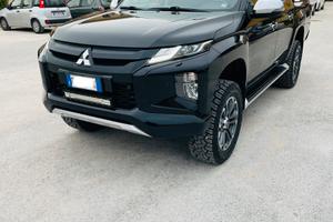 Mitsubishi L200 IVA ESPOSTA (inclusa)