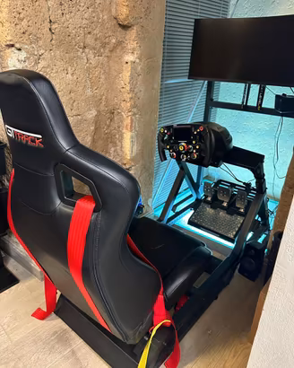 Postazione gaming simulatore guida