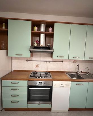 CUCINA COMPLETA 255x320 CM, USATA 150€