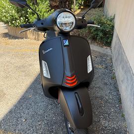 Vespa 300 GTS Super