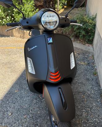 Vespa 300 GTS Super