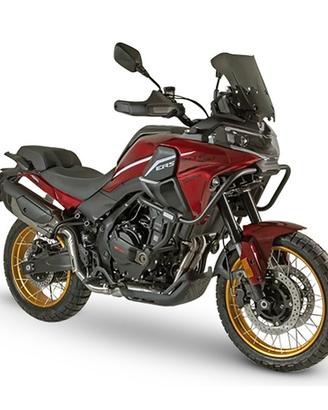 Adventure patente A2 con valigie SWM Versante 550