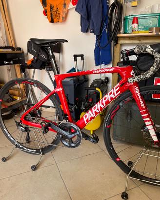 BICI IN CARBONIO CON GPS ARMIN