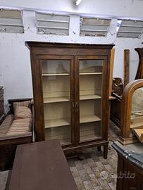 Vetrinetta in legno noce da restaurare