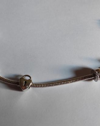 Bracciale PANDORA con charms e scatole