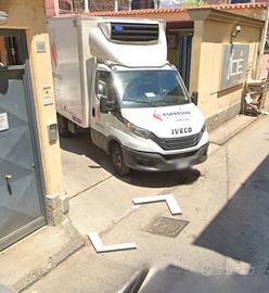 Capannone con celle frigo e uffici