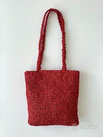 Borsa rossa in rafia naturale, tessuta a mano