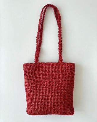 Borsa rossa in rafia naturale, tessuta a mano