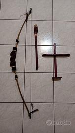 Arco indiano con frecce