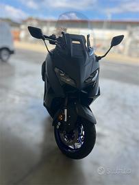 T-MAX 560 2026