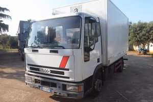 Iveco eurocargo 80e15 furgonatura con pedana