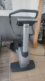 attrezzatura palestra tecnogym