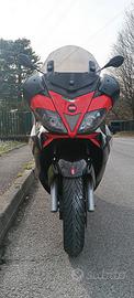 Aprilia SR max 300 anno 2012