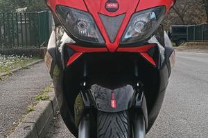 Aprilia SR max 300 anno 2012