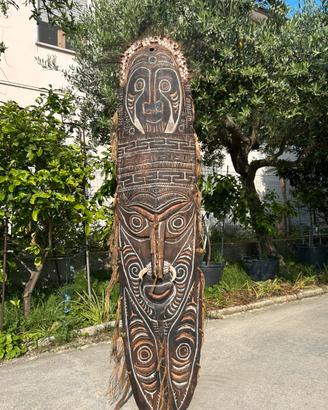 Scudo cerimoniale Papua Nuova Guinea