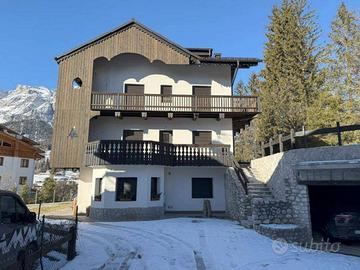 Immobile in asta di 116 m² con 4 locali e box auto