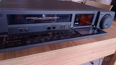 Videoregistratore HITACHI f780 vintage
