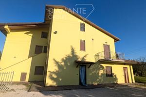 Casa indipendente con corte privata