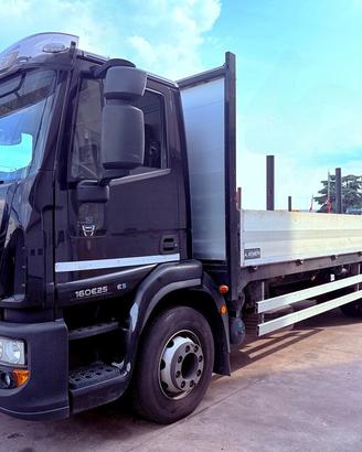 Camion/ Autocarro IVECO EUROCARGO 160E25 - Fisso