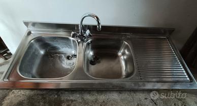 Lavabo in acciaio inox 
