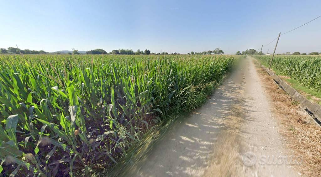 Terreno di 7330 m² a Castiglione delle Stiviere - Altro