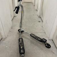 Monopattino a 3 ruote