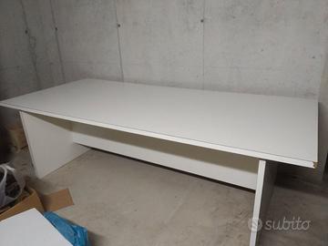 Tavolo, scrivania, banco da lavoro