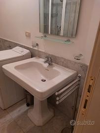 Lavandino con specchio