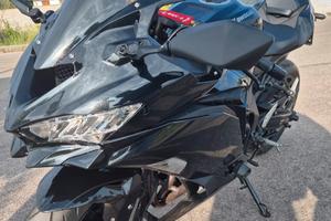 Kawasaki ninja zx4r