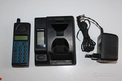 Telefono cellulare vintage ericsson ga628 e base r