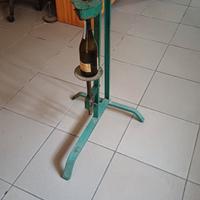 attrezzo per imbottigliare