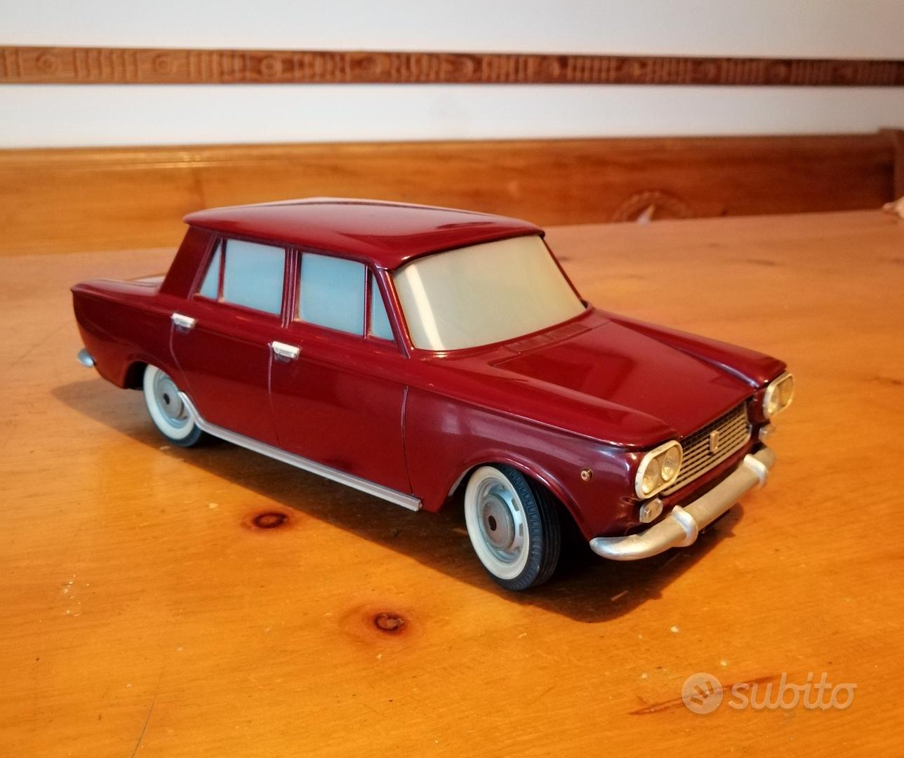 Modellino in miniatura Fiat 1500 1/43 Starline rosso 1961 - Modellini -automobile.it