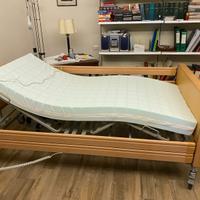 Letto degenza ospedaliera accessoriato