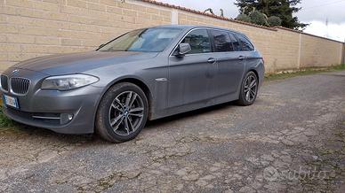 BMW serie 5 25 tutti tagliandi  è effettuato. docu