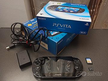 PS Vita OLED completa di scatola, sd e un gioco