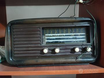 Antica vecchia radio arredamento rustico Trulli