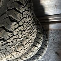 Gomme BF  235/75R15
