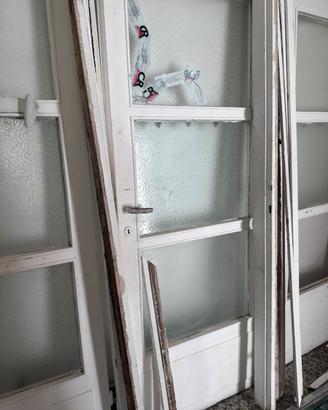 Porte con stipiti del primo del 1900