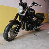 Triumph legend 900